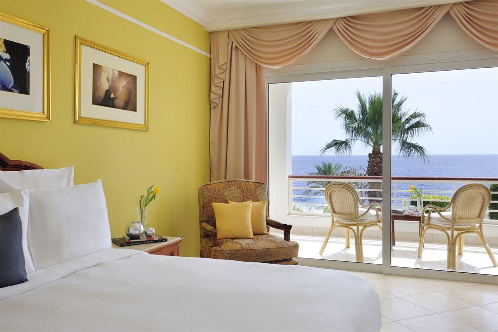 Renaissance Sharm El Sheikh Golden View Beach Resort Exterior photo A room at the Hilton Sharm El Sheikh