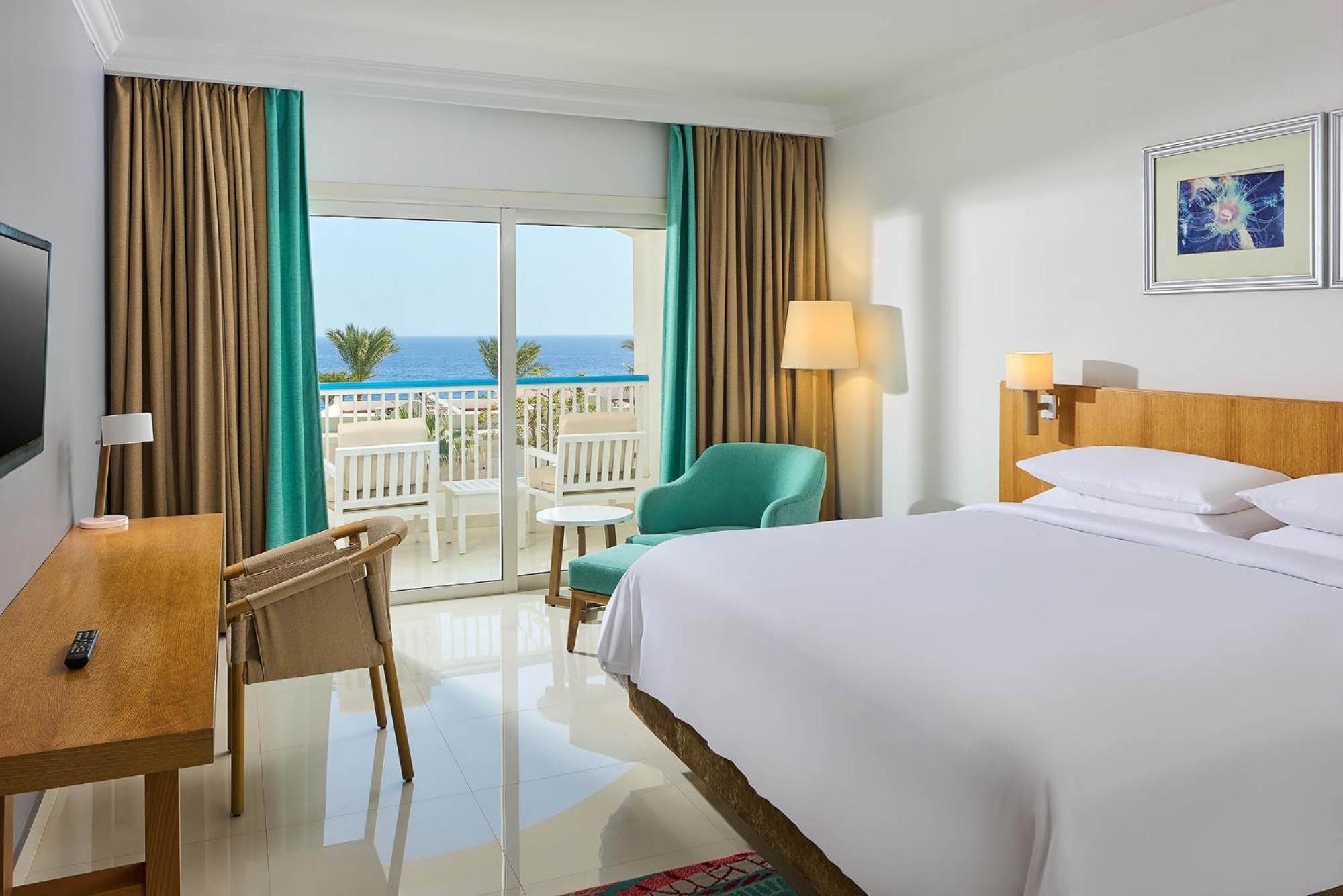 Renaissance Sharm El Sheikh Golden View Beach Resort Exterior photo A room at the Hilton Sharm El Sheikh