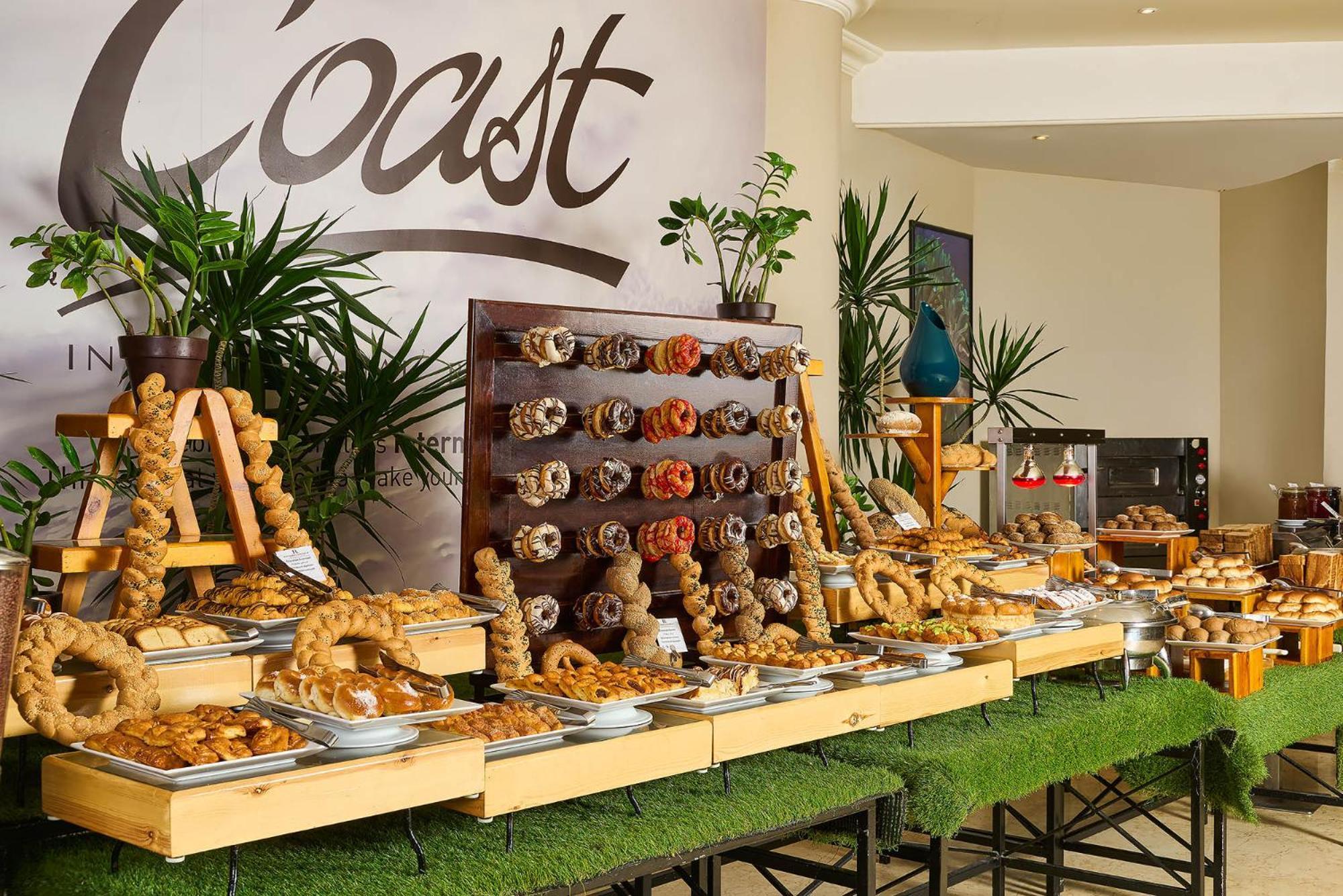 Renaissance Sharm El Sheikh Golden View Beach Resort Exterior photo A buffet at a hotel