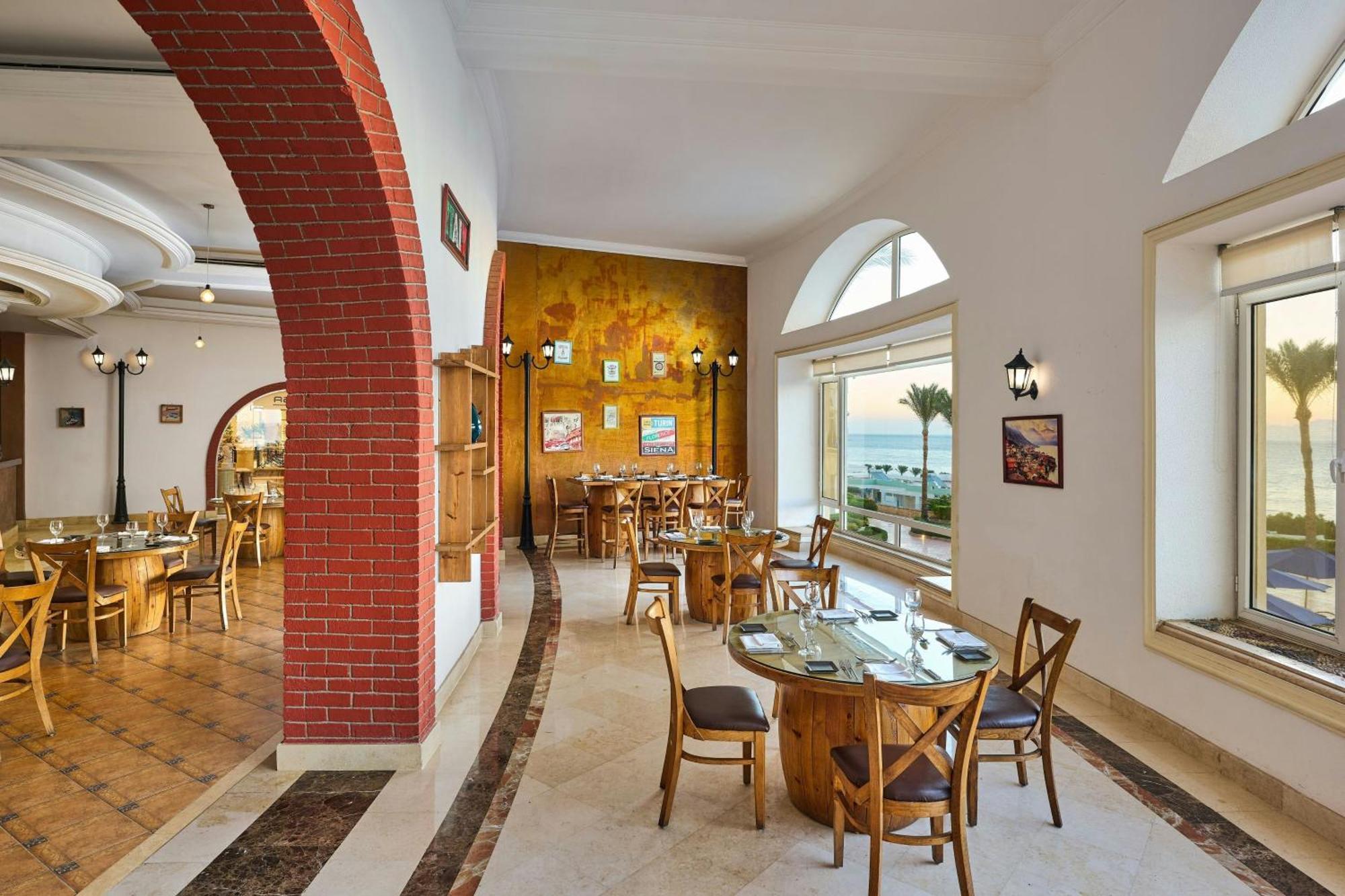 Renaissance Sharm El Sheikh Golden View Beach Resort Exterior photo The restaurant