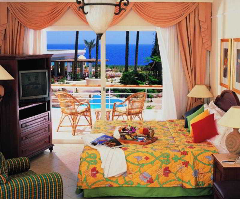 Renaissance Sharm El Sheikh Golden View Beach Resort Exterior photo A room at the hotel
